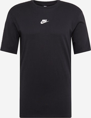 Regular fit Tricou 'Repeat' de la Nike Sportswear pe negru: față