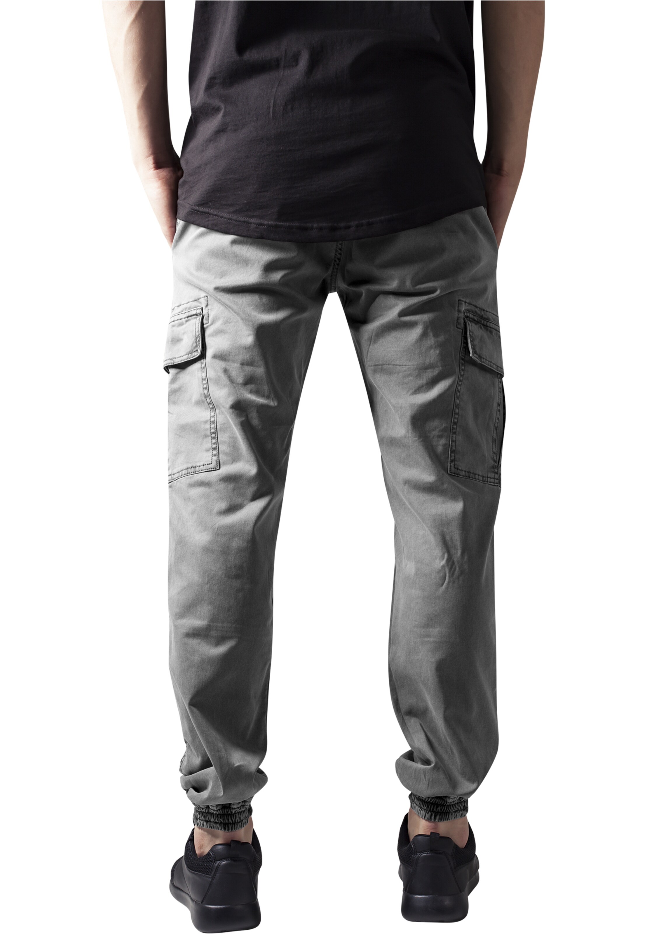 Tapered Pantaloni cargo di Urban Classics in grigio