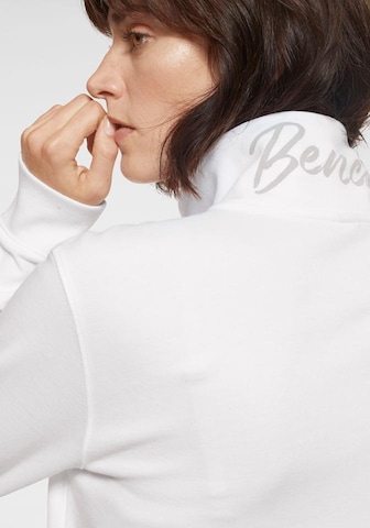 BENCH - Sudadera con cremallera en blanco