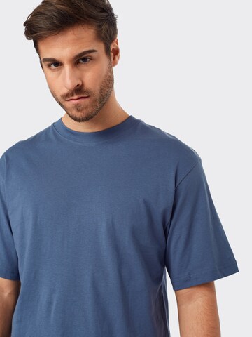 T-Shirt Urban Classics en bleu