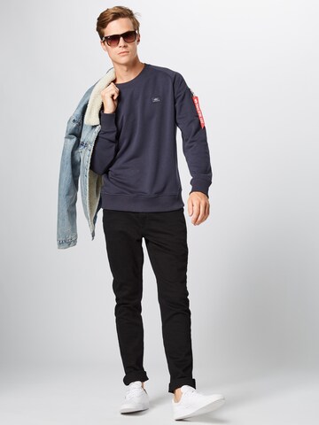 ALPHA INDUSTRIES - Sweatshirt 'X-Fit' em azul