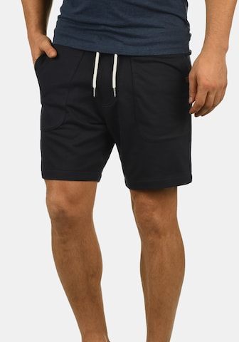 BLEND Regular Sweatshorts 'Mulker' in Schwarz: predná strana