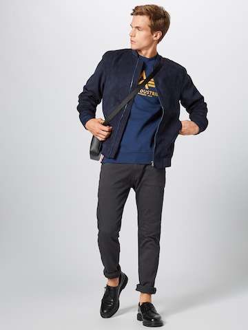 ALPHA INDUSTRIES Sweatshirt in Blau