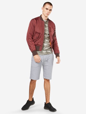 Urban Classics Regular Sweatshorts in Grau