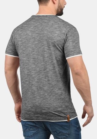 !Solid T-Shirt 'Digos' in Grau