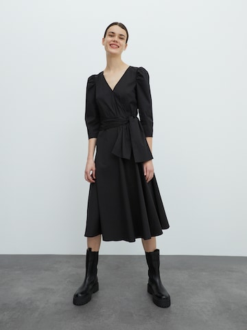 EDITED فستان 'Tenea' بلون أسود: الأمام