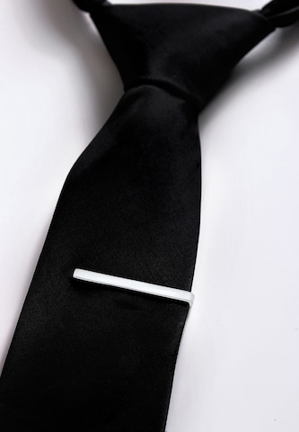 KUZZOI Καρφίτσα γραβάτας 'Geo' σε ασημί