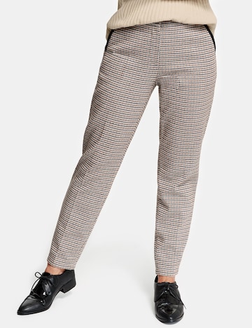 GERRY WEBER Regular Pleated Pants in Beige: front