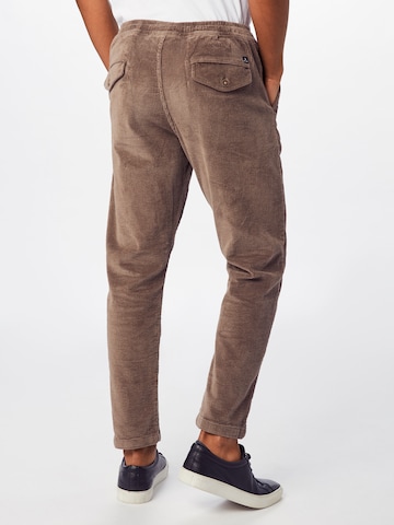 Coupe slim Pantalon 'VEGA' JACK & JONES en marron : derrière