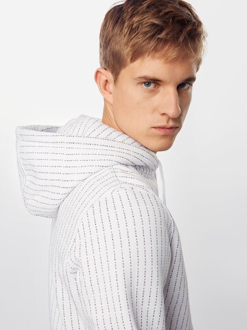 Mister Tee - Sudadera en blanco