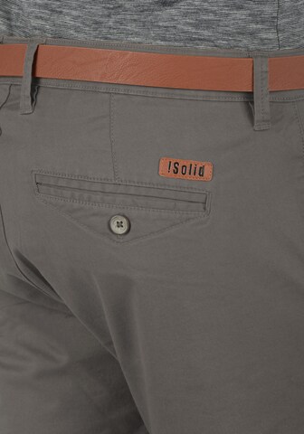 !Solid Regular Chino Pants in Grey