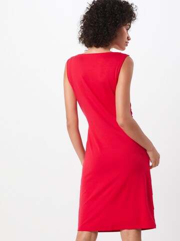 Robe fourreau COMMA en rouge : derrière