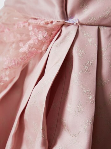 Rochițe tiroleze de la Krüger Madl pe roz