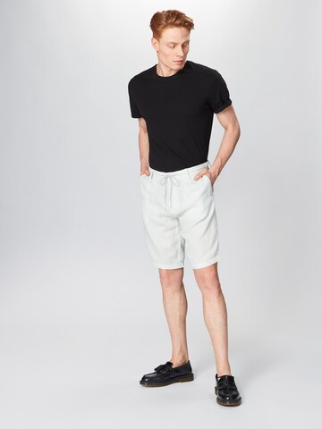 BOSS Regular Shorts 'Symoon' in Grün