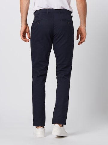 Coupe slim Pantalon chino 'Essential' GAP en bleu : derrière