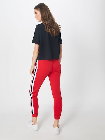 Urban Classics - Tapered Pantalón en rojo