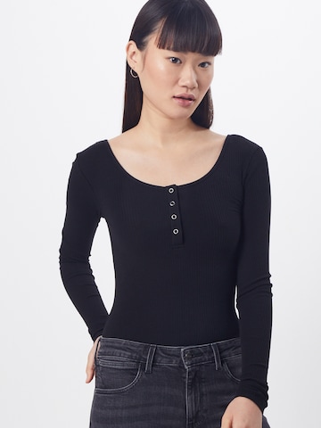 T-shirt 'Kitte' PIECES en noir : devant
