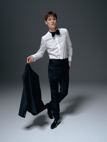 Sophisticated Bow Look