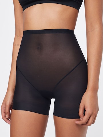 MAGIC Bodyfashion - Calças modeladoras 'Lite Short' em preto: frente