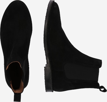 ABOUT YOU Chelsea Boots 'Oskar' in Black: side