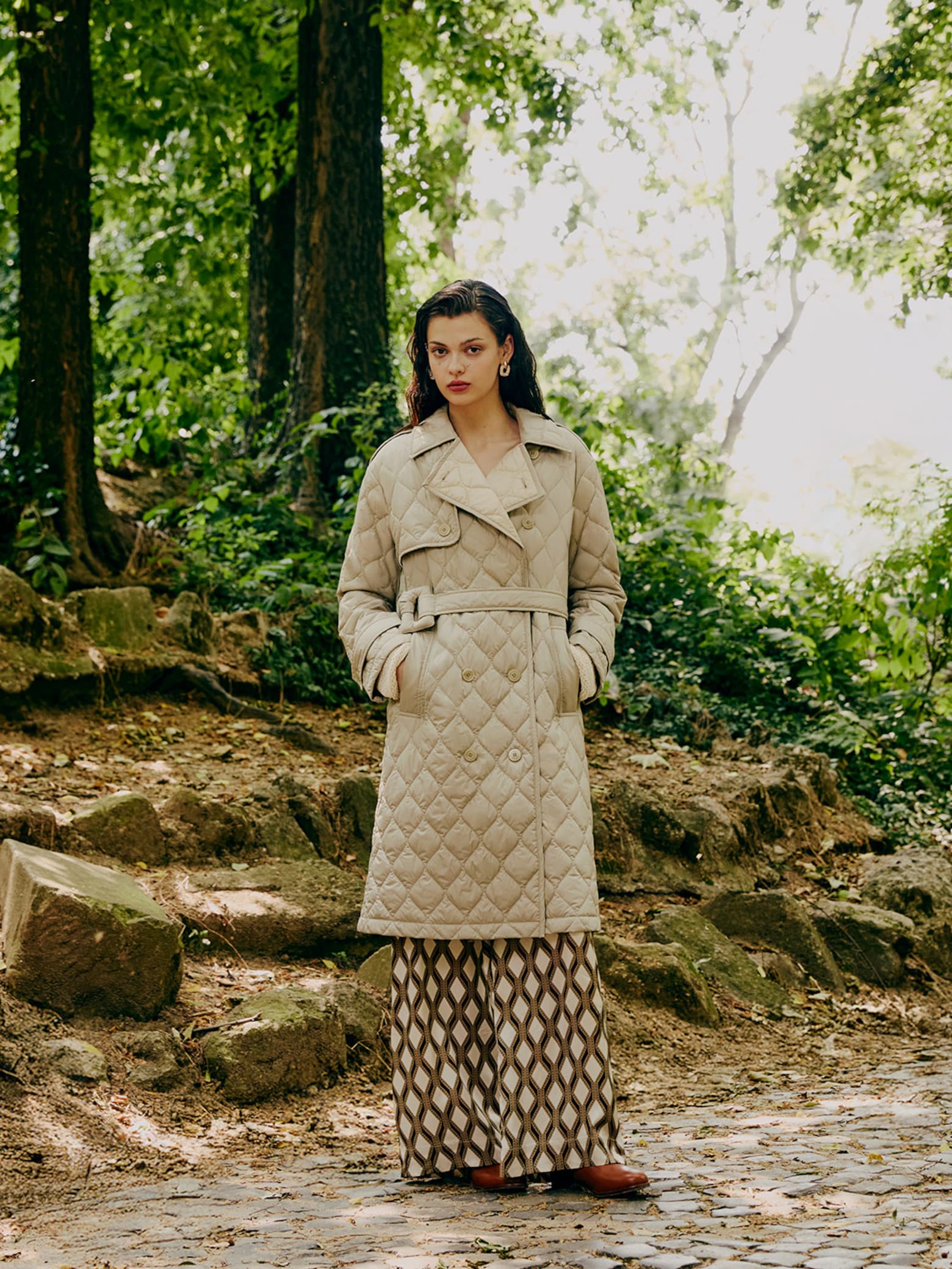 Silvia A - Beige Coat Look