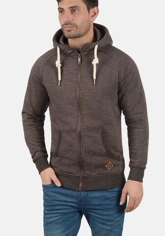!Solid Sweatshirt 'Vitu' in Braun: predná strana