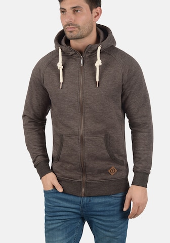 !Solid Sweatvest 'Vitu' in Bruin: voorkant