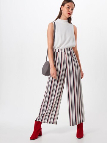 Wide leg Pantaloni de la Parallel Lines pe alb