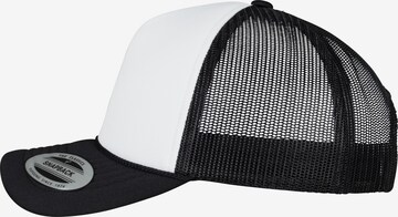 Cappello da baseball 'Foam Trucker Curved Visor' di Flexfit in nero