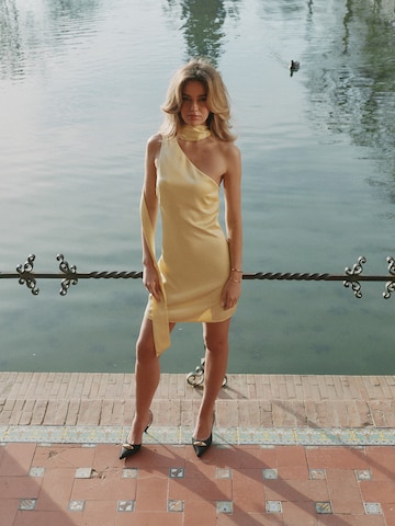 Yellow Summer Dress Look