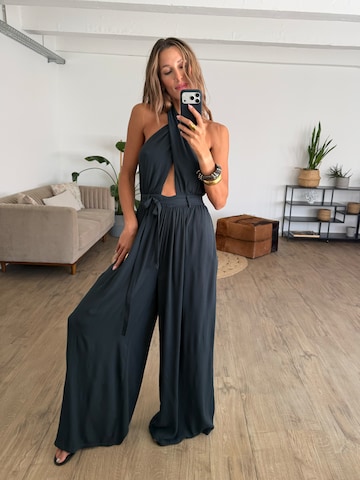 Black Long Jumpsuit Look