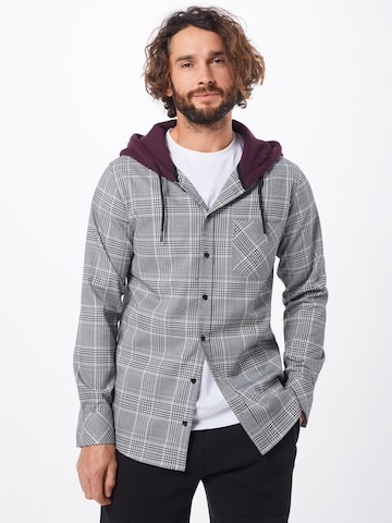 Coupe regular Chemise Urban Classics en gris : devant