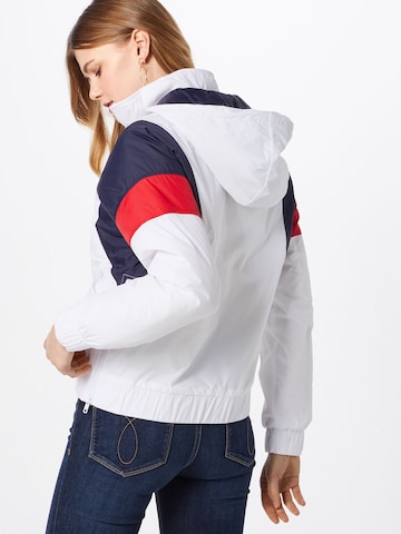 Urban Classics Демисезонная куртка в Белый