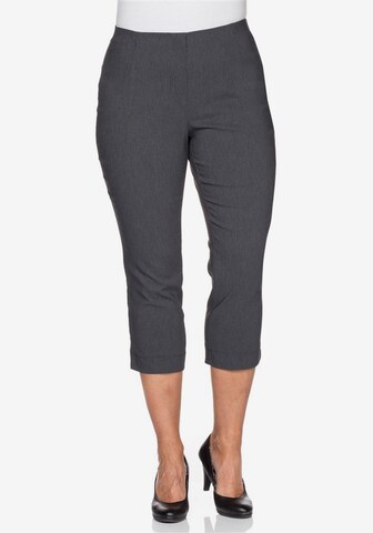 Coupe slim Pantalon SHEEGO en gris : devant