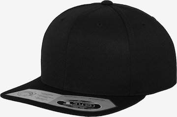 Casquette Flexfit en noir : devant