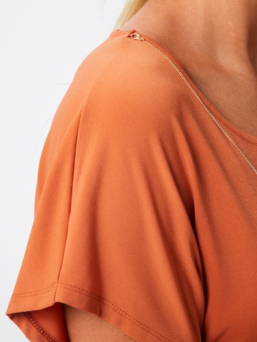 ABOUT YOU Shirt 'Mandy' in Oranje