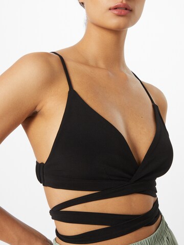 ABOUT YOU Top 'Izzie' in Black