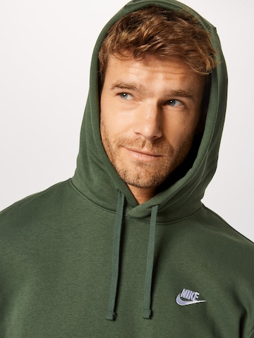 Nike Sportswear Regularny krój Bluzka sportowa 'Club Fleece' w kolorze zielony
