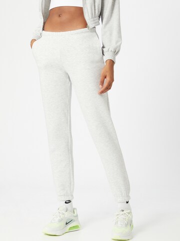 Gina Tricot Tapered Broek in Grijs: voorkant