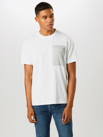 Coupe regular T-Shirt GUESS en blanc