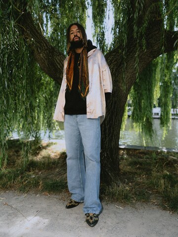 Cool Satin Layered Streetstyle Look by Pacemaker