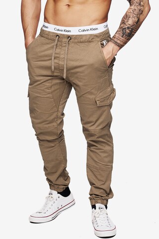 INDICODE JEANS Tapered Cargobroek 'Levi' in Bruin: voorkant