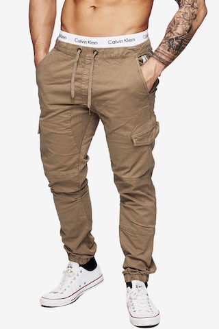 INDICODE JEANS Tapered Cargobroek 'Levi' in Bruin: voorkant