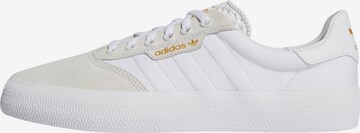 ADIDAS ORIGINALS Sneakers '3MC' in White: front