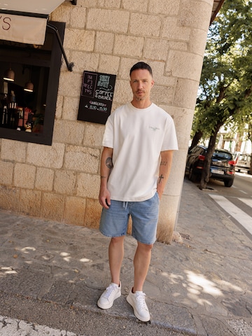 White Shirt & Denim Shorts Look