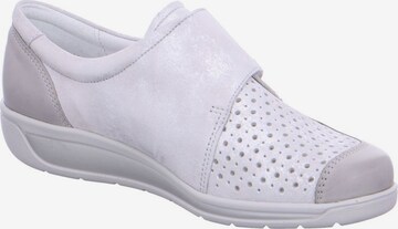 ARA Classic Flats in White