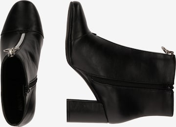 Botine de la ABOUT YOU pe negru: lateral