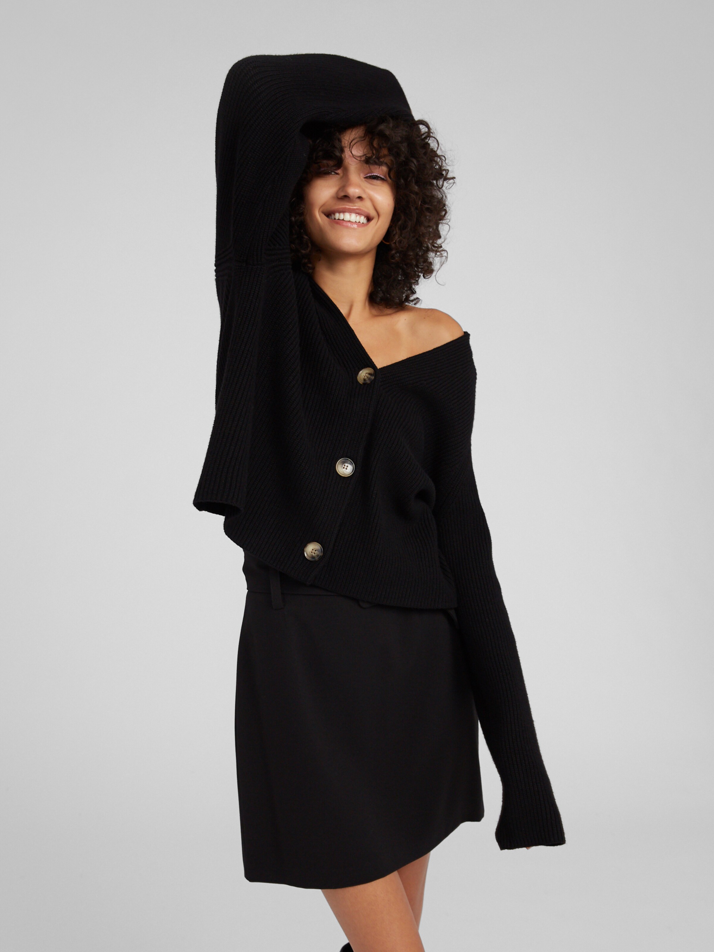 EDITED Strickjacke &#x27;Logan&#x27; in Schwarz