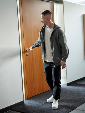 Grey Zipper Jacket Look by DAN FOX APPAREL