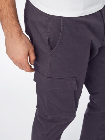 Tapered Pantaloni cargo 'Cam Stage' di Only & Sons in grigio